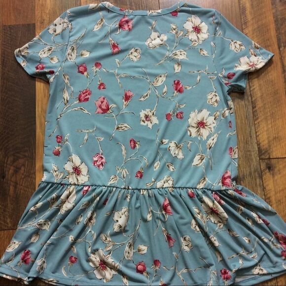 Les Amis Top Blue Floral Size Small Short Sl - Picture 2 of 4
